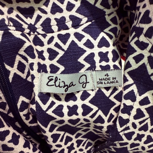 Women’s ELIZA J Navy/White geometric print shift dress- Size 4 - Picture 7 of 9